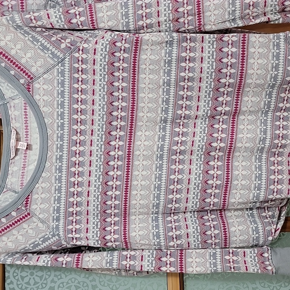 Cozy Gray and Pink Victoria's Secret Pajamas - Picture 2 of 4